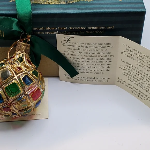 Waterford Holiday Heirlooms Joyous Season Balls (2) - Picture 8 of 11